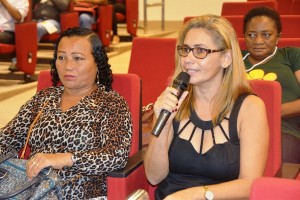 Mônica Regina Ferreira mãe de uma das vitimas