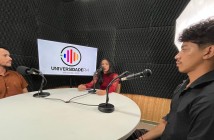 Pesquisadores experimentam atividades no Laboratório de Rádio da UFMA (Foto: Kariny Santiago)